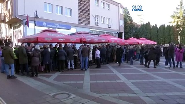 Косовские сербы подают петиции за отставку албанских мэров