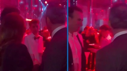 Ali Koç'un, kokteyl taşıyan garsonla diyaloğu gündem oldu