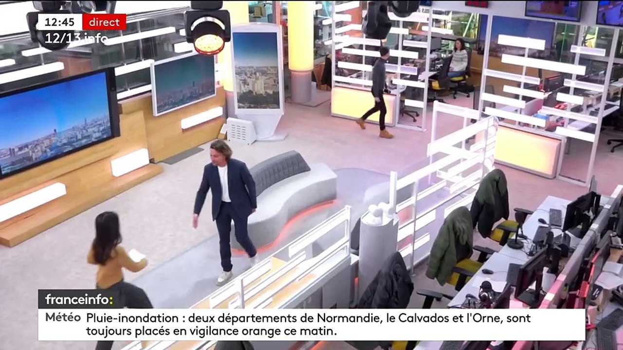 "C'est bien chez moi aussi non ?" : Le clin d'oeil d'Emilie Tran-Nguyen à l'équipe de Bertrand Chameroy et "C à vous" sur franceinfo