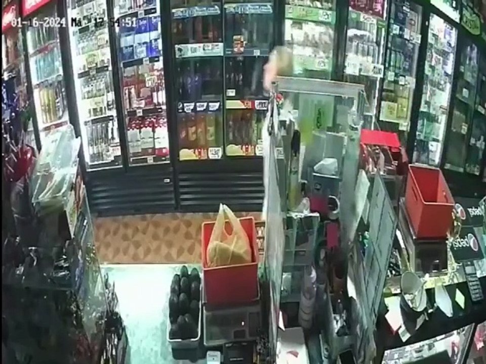 Vídeo: vapulean a haitiano tras ser acusado de abusar a una menor en Chile
