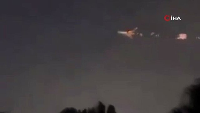 Havada korku dolu anlar! Uçak alev aldı