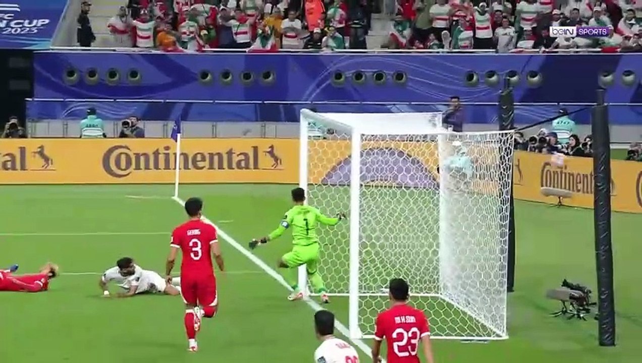 Iran vs hon Kong ملخص مباراة هونغ كونغ وإيران (0-1) _ منتخب إيران ينضم لقائمة المتأهلين إلى ثمن النهائي