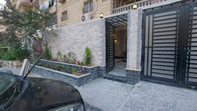 فيلا ارضي بحديقة بحمام سباحة400 متر بحدائق الأهرام تشطيب خيالي قريبة من كل الخدمات.. فرصة لا تتكرر!