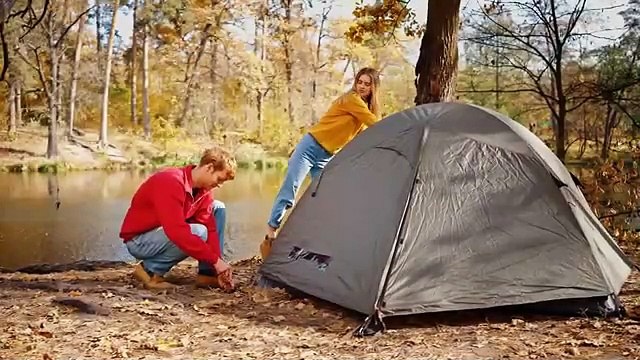 Family Heard Sound Coming From Bag In River, Mom Screamed When She Saw What Was Inside