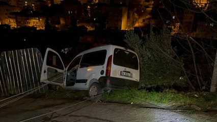 Hafif ticari aracı inşaat alanına düşmekten tel örgüler kurtardı