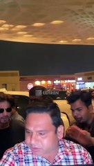 SRK Not A Dunki Anymore As The Megastar Shows His I.D For Immigration