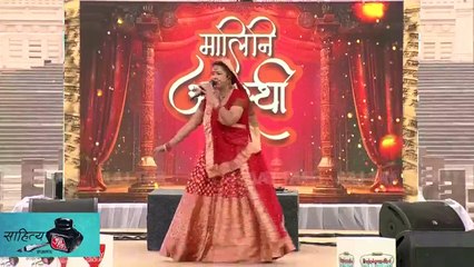 Malini Awasthi mesmerizes with folk songs in Sahitya Aajtak