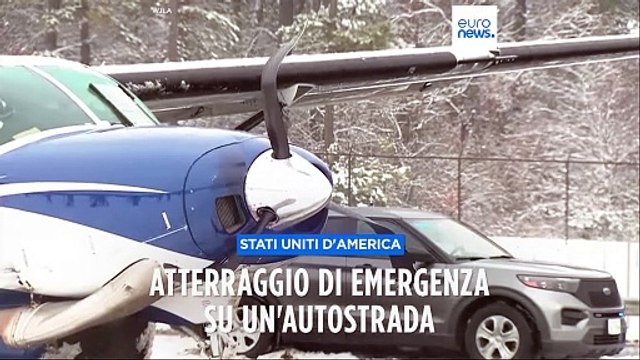 Stati Uniti, aereo effettua un atterraggio di emergenza in autostrada