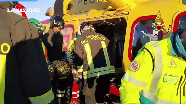 Scontro in Fi-Pi-Li: grave un uomo. Il video dei soccorsi