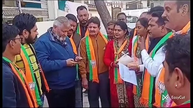 निगम के पास प्रसाद के लिए पैसे नहीं, मंदिरों की सजावट के लिए बांटी जा रही चाइनीज सीरीज