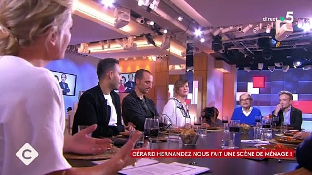 Gérard Hernandez a expliqué sur le plateau de C à vous pourquoi il a finalement choisi de rester dans Scènes de ménages malgré la mort de sa partenaire de jeu historique Marion Game.
