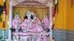 राजा राम के मंदिर मेंं सजा है पूरा रामदरबार:  सिंहासन पर श्रीराम व सीता साथ  खड़े  सा लक्ष्मण व शत्रुघ्न, सेेवक बन चरणों में बैठे भरत व हनुमानजी