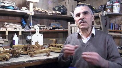 ARTVİN - Emekli öğretmen ahşap oyuncak üretiyor