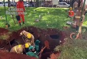 Terreno cede durante enterro no DF e dez pessoas caem em cova