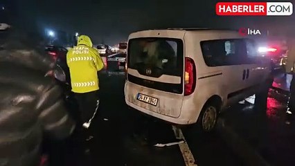 Başakşehir'de 3 aracın karıştığı zincirleme trafik kazası: 1'i ağır 3 yaralı