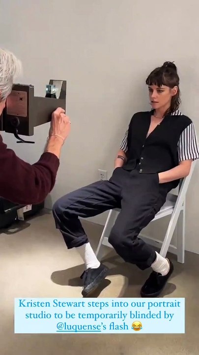 #KristenStewart at Vulture Studios at Sundance!  "How crazy is this flash"