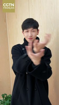 Deux jeunes danseurs chinois participent au défi « Loong Year Loong Dance »