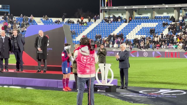 La fiesta del Barça campeón: así recibieron el título de Supercopa de España