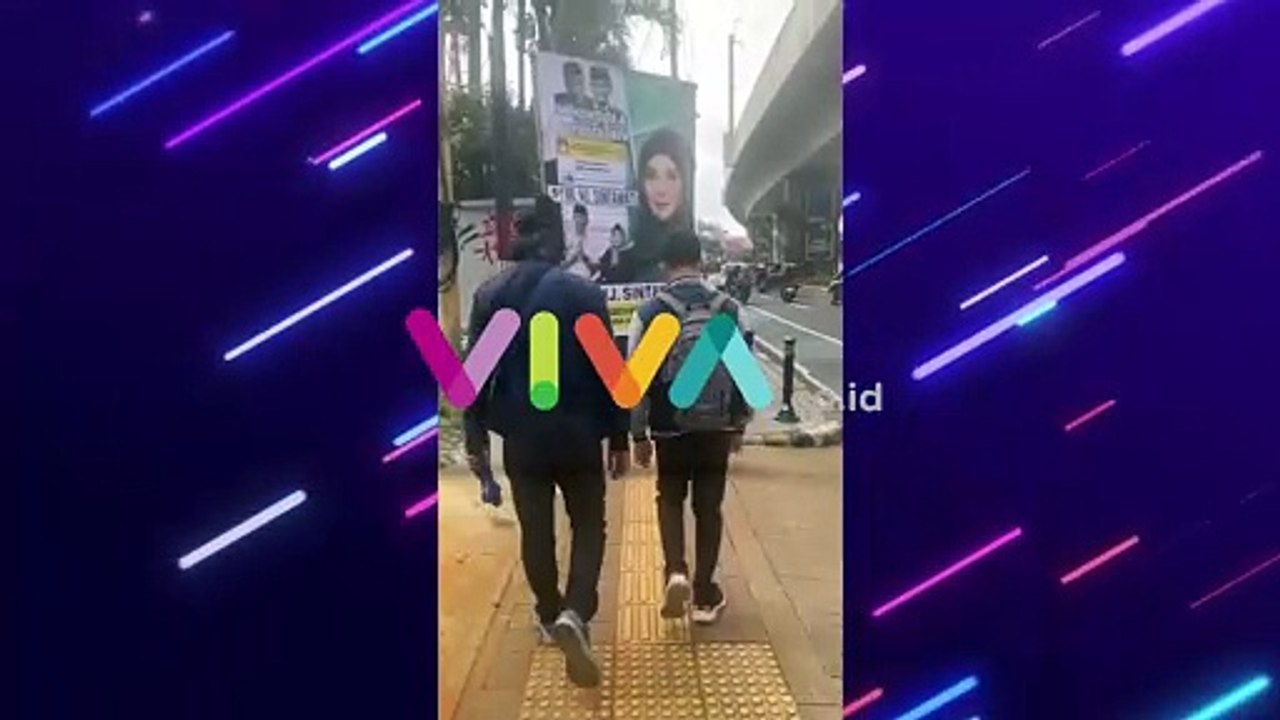 Baliho Caleg Rampas Hak Pejalan Kaki, Tunanetra Jadi Nabrak