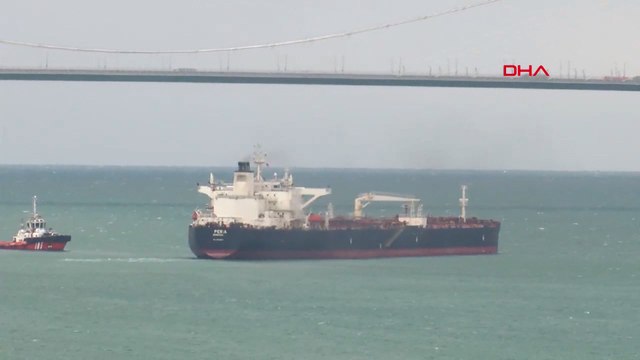 Yakıt tankeri arılazalandı, Boğaz trafiğe kapatıldı