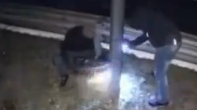 Italie : armé d’une meuleuse, un inconnu surnommé « Fleximan » détruit des radars depuis des mois