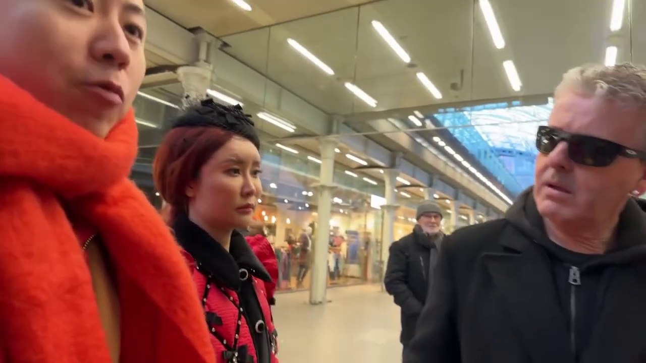 Chinese Agents Provocateurs Cause Police to be Called During UK Public Piano Livestream