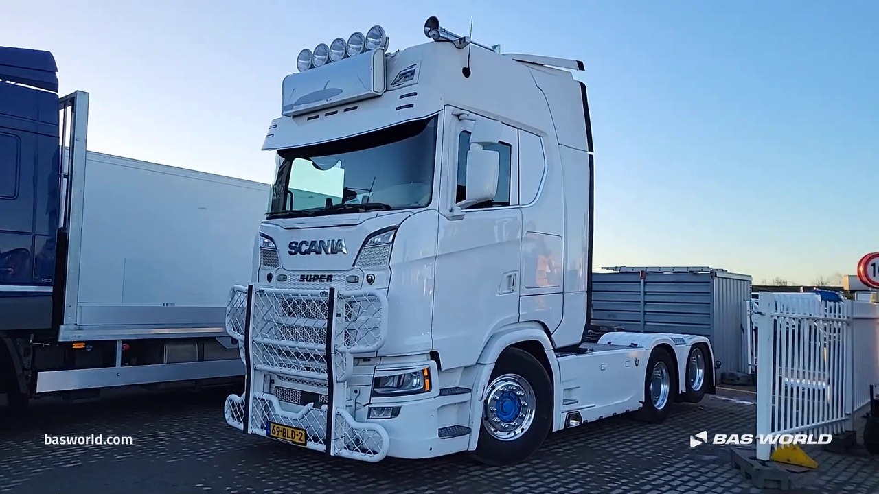 FOR SALE Scania S520 Tracteur V8 ACC Retarder 2x Tanks Standklima Liftachse Navi LED Euro 6 2018 | DC16 116 | 27.000 kg | 717.710 km | 520 HP | Euro 6