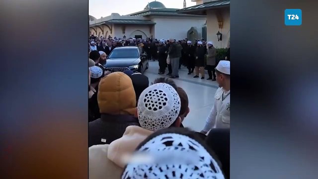 Menzil şeyhi Muhammed Saki Elhüseyni'nin Umre'ye yaptığı ‘first class’ seyahatinin görüntüleri ortaya çıktı