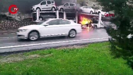 TIR ALEV ALDI, DORSEDEKİ 6 OTOMOBİL KULLANILAMAZ HALE GELDİ