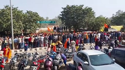 केबिनेट मंत्री ने अक्षत कलशयात्रा में हेलीकॉप्टर से की पुष्पवर्षा