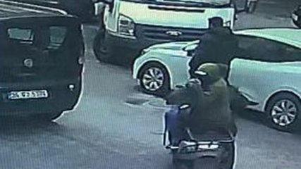 Sultangazi'de silahlı saldırı kamerada