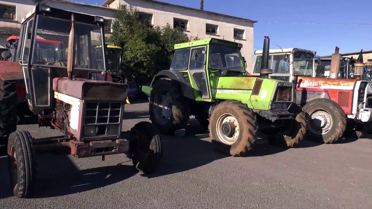 Τα τρακτέρ στους δρόμους βγάζουν οι αγρότες από...