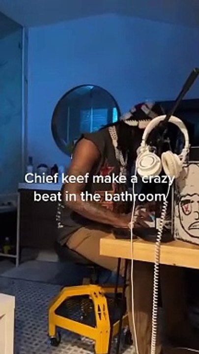 Chief Keef Makes Beat near His Toilet