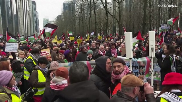شاهد: العدالة لفلسطين الآن .. آلاف الأشخاص يتظاهرون في بروكسل للمطالبة بوقف الحرب على غزة