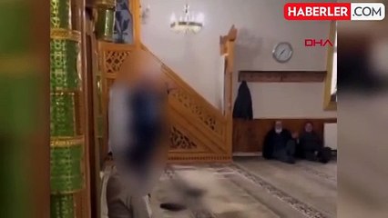 Kur'an-ı Kerim'i 3 kez öptükten sonra ayağı ile bastı, gözaltına alındı