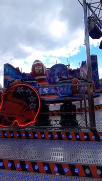 Foire des Rameaux de Grenoble 2023 #france #grenoble #divertissement #sensations #manège #foire (24)