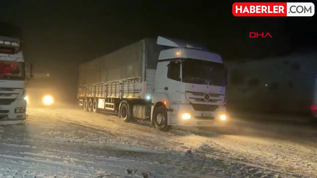 Sivas Karayolu Üzerinde Kar Yağışı Nedeniyle Ulaşımda Aksamalar Yaşandı