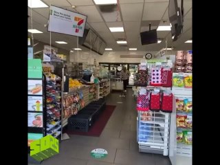 Rich The Kid Nails Skate Move Out 7-Eleven To His Car