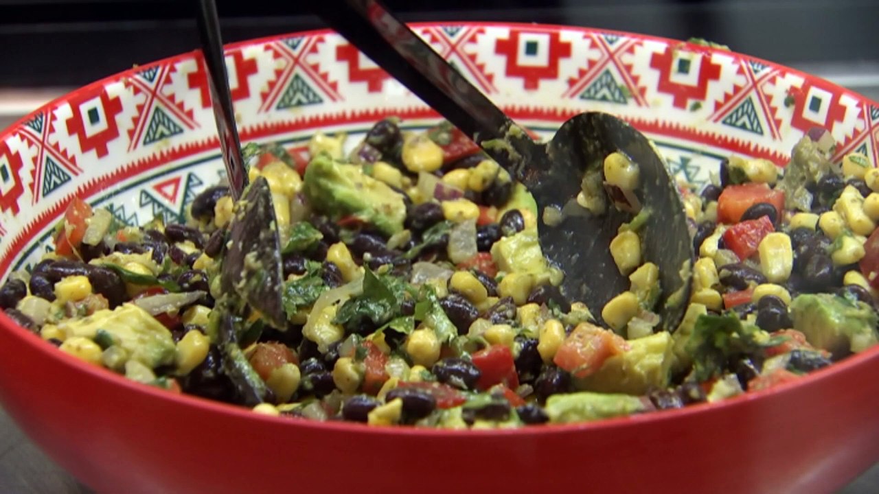 Melbourne cafe employs refugee and migrant women, bringing home cooked comfort to those far from home