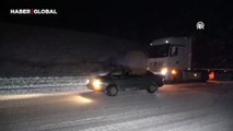 Tokat-Sivas kara yolu kar nedeniyle ağır tonajlı araçların geçişine kapatıldı