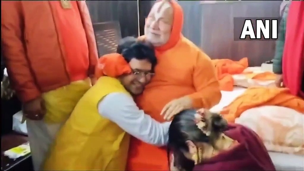 Video: भोजपुरी स्टार निरहुआ और आम्रपाली दुबे ने...