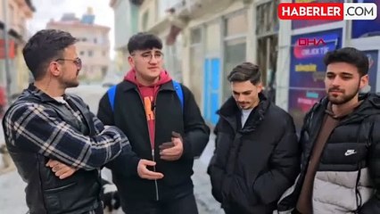 Ardağan'da Kurt Sürüsü Göle İlçe Merkezine İndi