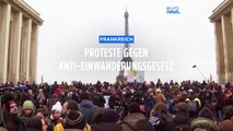 Zehntausende Franzosen protestieren gegen umstrittenes Einwanderungsgesetz