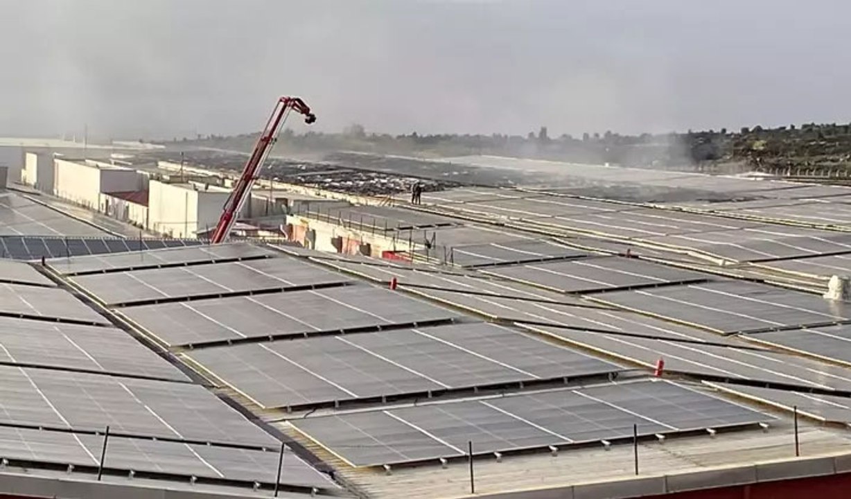 Osmaniye’de tekstil fabrikasında çıkan yangında 4 işçi dumandan etkilendi