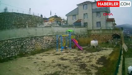 Tokat'ta çocuk parkının istinat duvarı çöktü