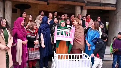 Rehana Dar's Unique Style during Her Election Campaign | Viral Video