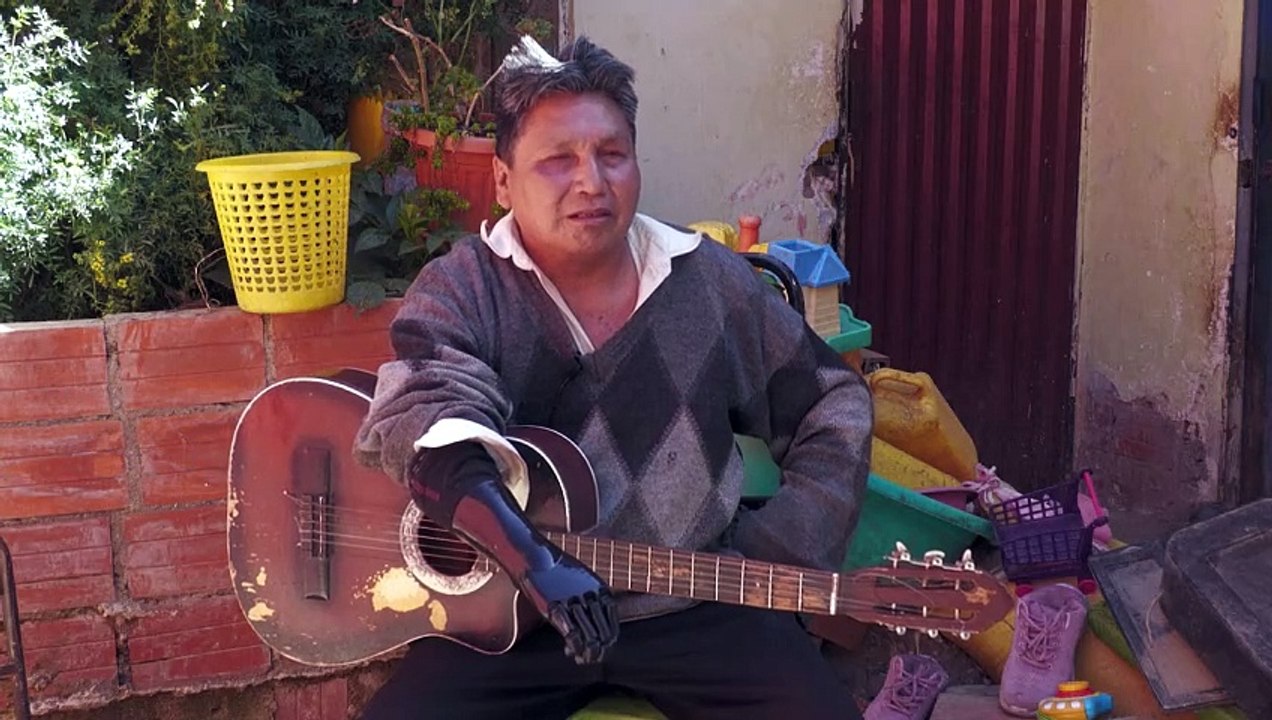 Bolivie : de fabricant de jouets à créateur de prothèses pour les plus démunis