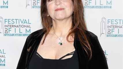 GALA VIDEO - Agnès Jaoui, pourquoi elle ne lit plus les critiques de ses films : “Je n’aime pas souffrir inutilement”