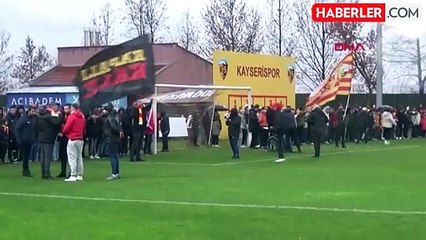 Kayserispor Taraftarları Takıma Moral Ziyaretinde Bulundu