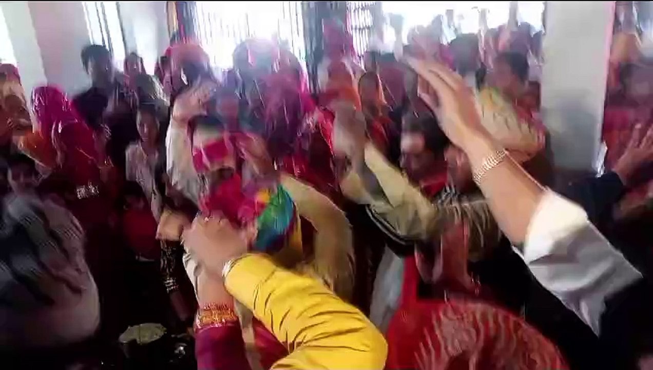 राम की भक्ति में झूमे भक्त...सीता-लक्ष्मण संग व...